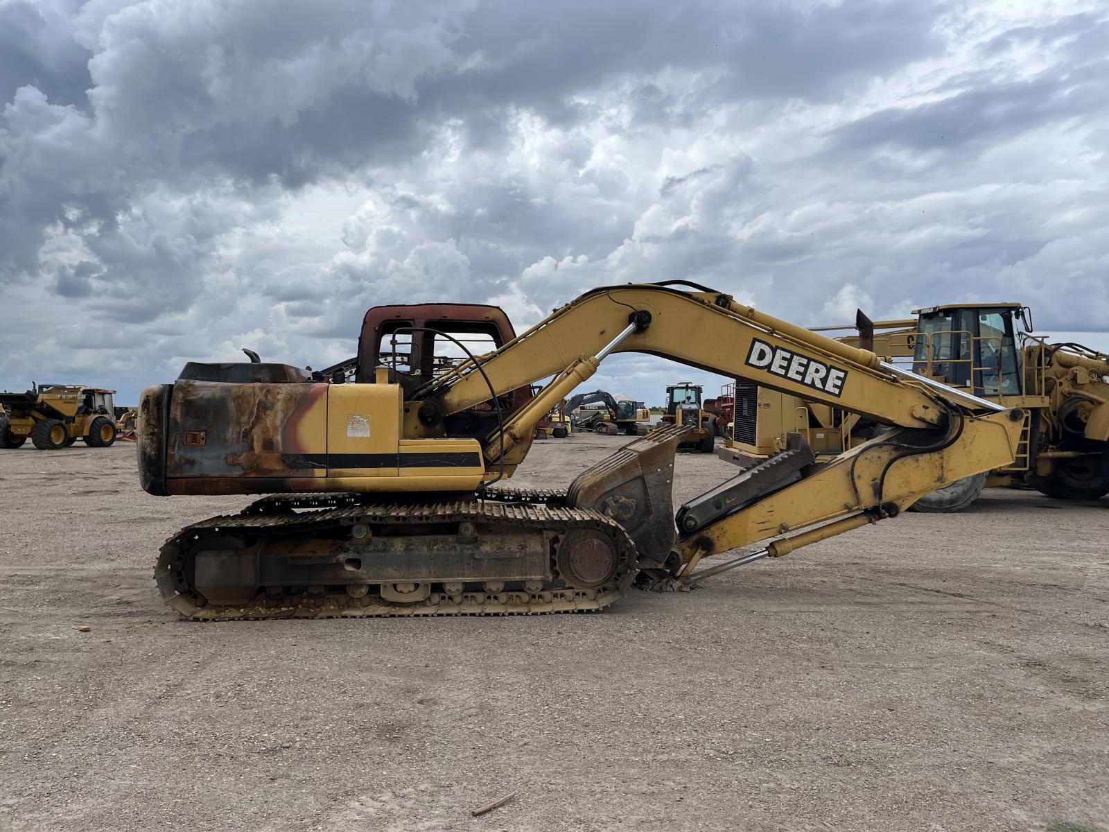 ./imagenes/INVOICE/2019/18268/JOHN DEERE 160 LC (15).JPG